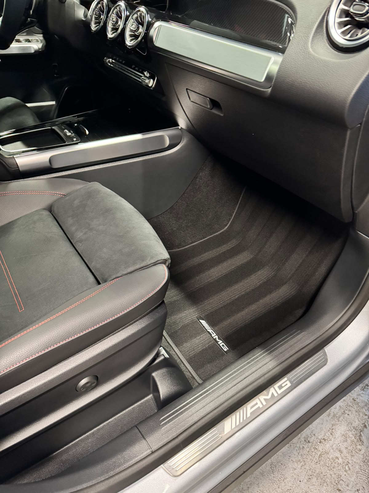 Intérieur AMG, sièges & moquette, après