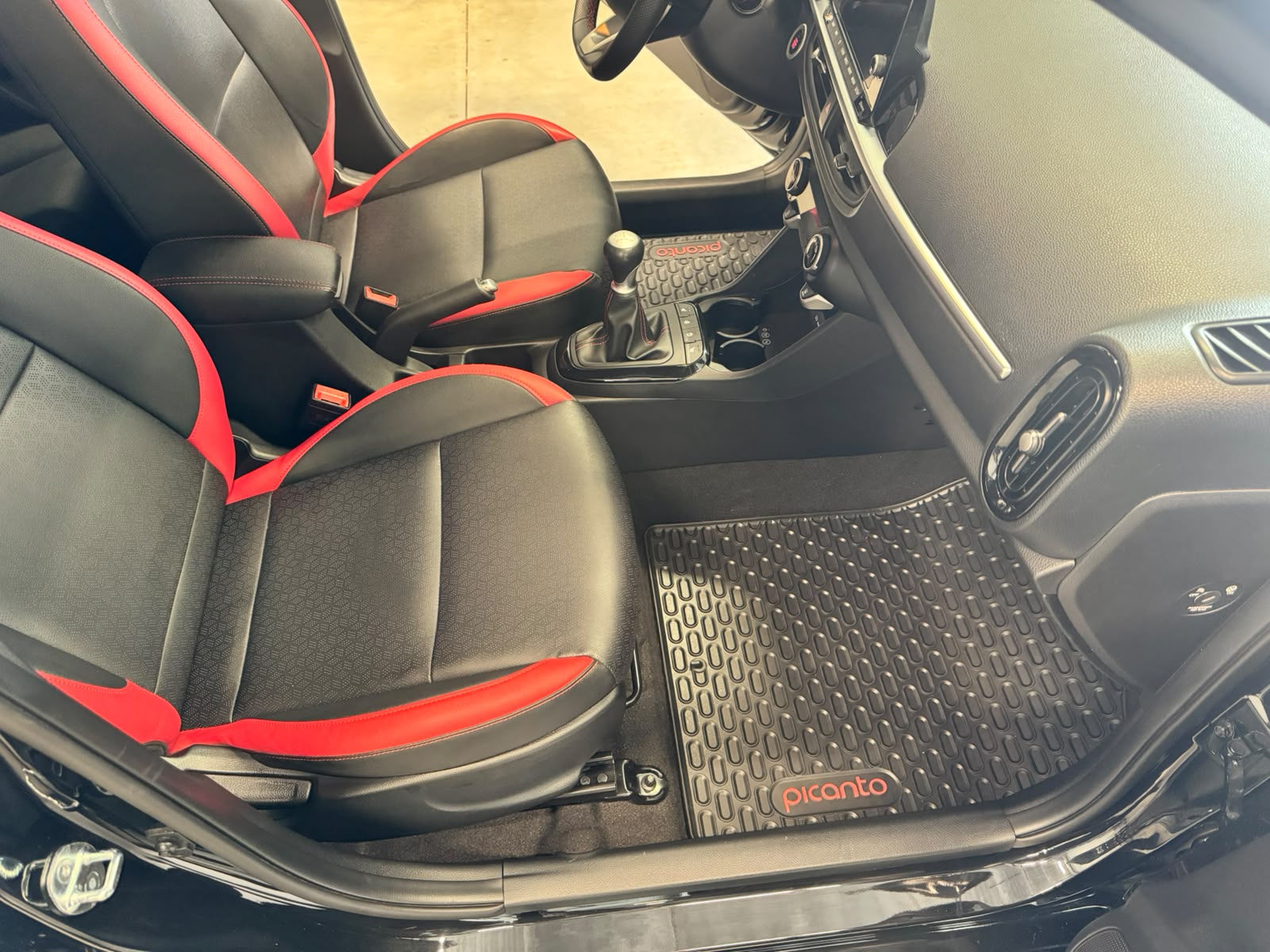 Kia Picanto, sièges avant, après